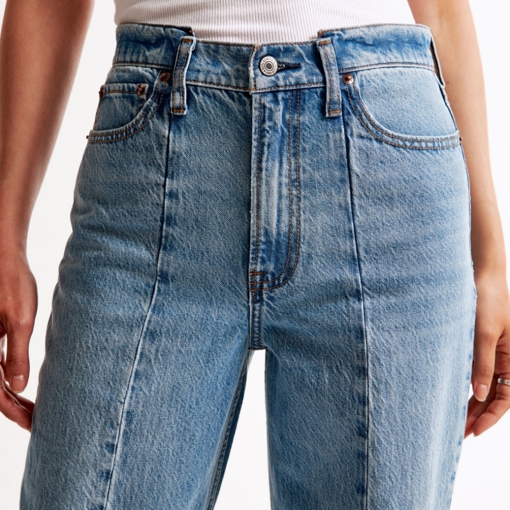 💙 Abercrombie & Fitch Women's High-Waisted Blue Jeans - Picture 1 of 6